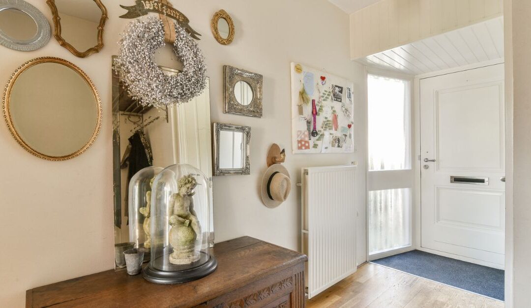 How to Transform Your Home With Wall Art & Mirrors: Expert Tips for Stylish Interiors